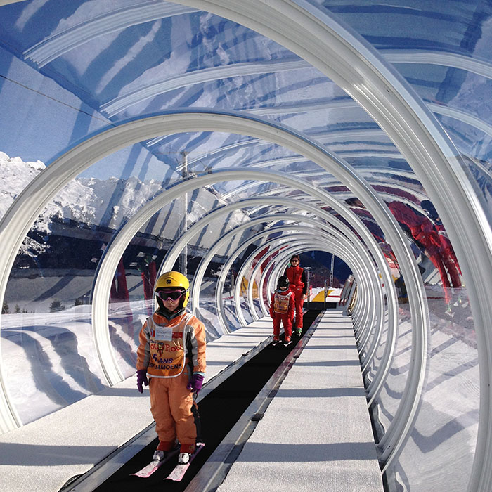 Cover on the belt conveyor Jardin des Neiges – ESF Samoëns